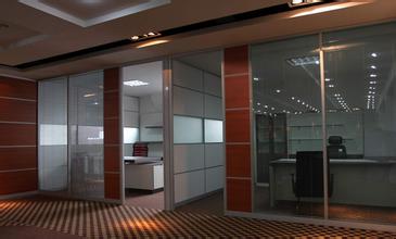 [新聞] 玻璃隔斷，辦公室裝修的最佳選擇？