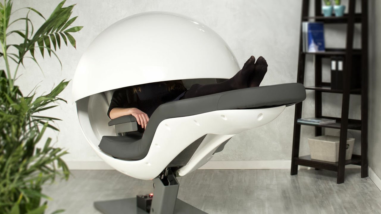 [新聞] 小盹怡情又養身的辦公室睡眠椅MetroNaps EnergyPod